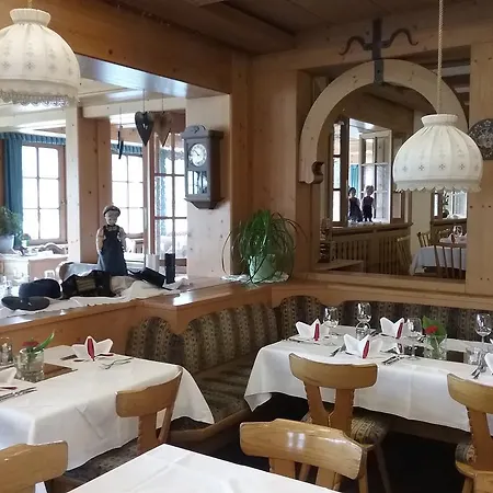 Hirschen Guest house 3*